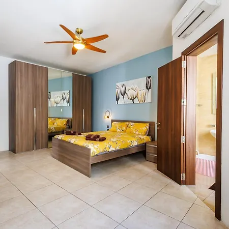 Апартаменты Bright 3br Penthouse With Pool & Bbq In Msida By Quicktrips Santa Vennera