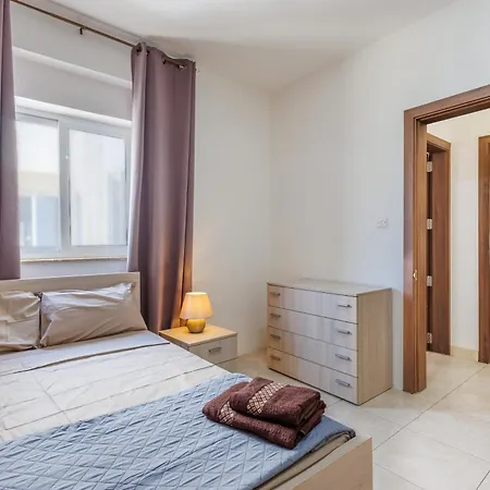 公寓 Bright 3br Penthouse With Pool & Bbq In Msida By Quicktrips Santa Vennera