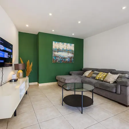 Апартаменты Bright 3br Penthouse With Pool & Bbq In Msida By Quicktrips *