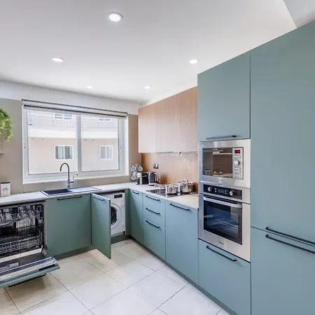 Апартаменты Bright 3br Penthouse With Pool & Bbq In Msida By Quicktrips Santa Vennera